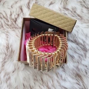 Gold Stretch Link Bracelet